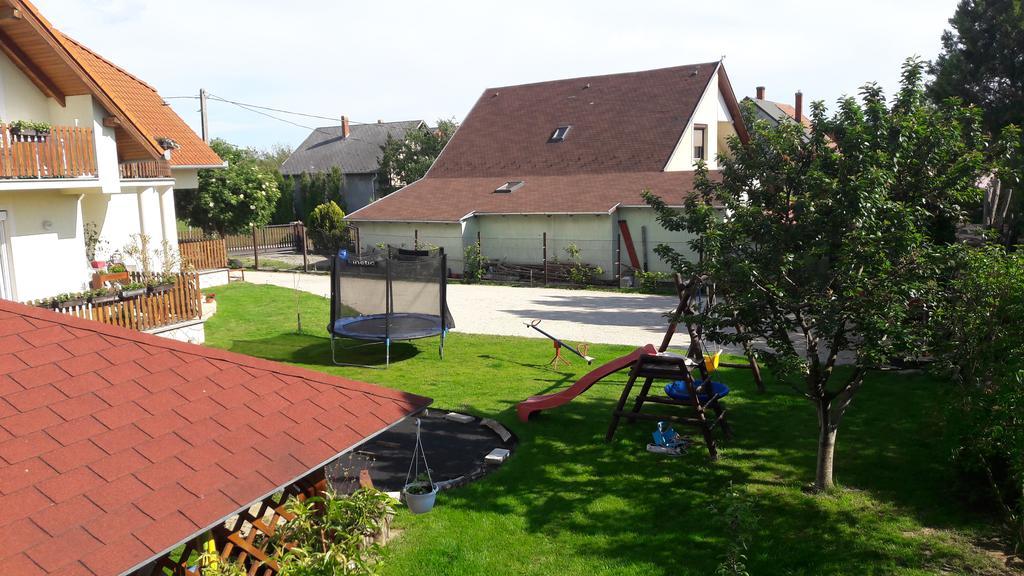 Szaloky Apartmanhaz Gyenesdiás Exteriér fotografie