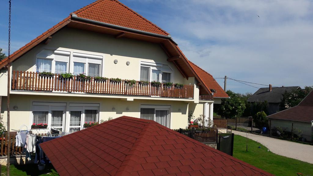 Szaloky Apartmanhaz Gyenesdiás Exteriér fotografie